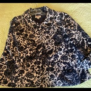 Spring cropped sleeve coat